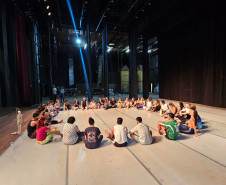 Escambo Cinético estimula diálogo entre comunidade da dança e Balé Teatro Guaíra