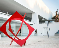 MON promove laboratório sobre esculturas para o público maior de 60 anos