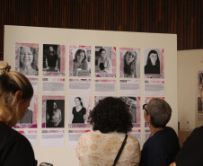 Exposição Mulheres que circulam pela cidade.