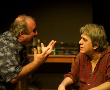 Peças do Cemitério de Automóveis ocupam a Mostra Fringe no Teatro Guaíra