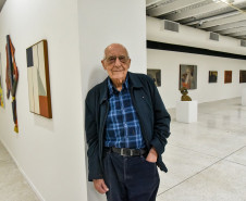 “O acervo do MAC pelo olhar de Fernando Velloso” .