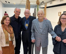 Estado entrega Medalha de Mérito Cultural a Fernando Velloso, referência da arte
