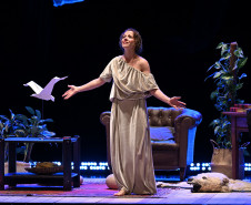 FESTIVAL DE CURITIBA | “Júpiter e a Gaivota” faz uma releitura “feminina e feminista” do clássico de Anton Tchekhov