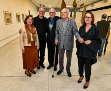 Estado entrega Medalha de Mérito Cultural a Fernando Velloso, referência da arte