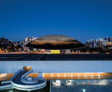 Museu Oscar Niemeyer é destaque em importante publicação de arte internacional