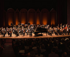 2 mil pessoas acompanharam o concerto da Orquestra Sinfônica do Paraná neste domingo