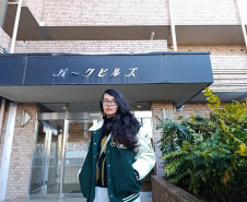 Escritora brasileira distribui pelo Japão livro de poemas sobre memória e identidade, realizado pela Lei Paulo Gustavo