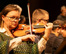 Casal, irmãos e aprendizado de gerações: os bastidores da Orquestra Sinfônica do Paraná