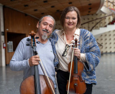 Casal, irmãos e aprendizado de gerações: os bastidores da Orquestra Sinfônica do Paraná
