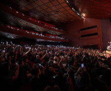 Orquestra Sinfônica encanta plateia lotada do Guaíra com repertório dos Beatles