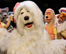 Da telinha para o teatro: Guaíra recebe musical da "TV Colosso" neste sábado