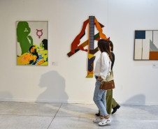 MAC Paraná recebe pesquisadora portuguesa para palestra sobre representatividade de mulheres artistas