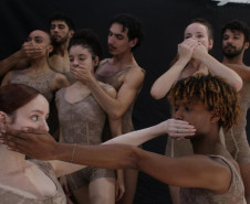 Teatro José Maria Santos recebe três peças gratuitas da Curitiba Cia. de Dança