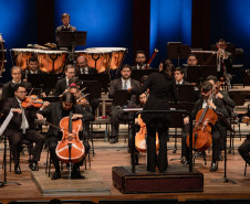 Com maestra e solista convidados, Orquestra Sinfônica lota o Guairão