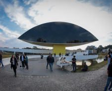 Visitação no Museu Oscar Niemeyer | MON nesta quarta-feira (23), em Curitiba