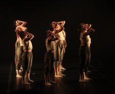 Com ingressos gratuitos, Teatro José Maria recebe a peça “Para Onde Foram as Andorinhas?”