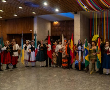 Piana participa da abertura do 63º Festival Folclórico de Etnias, que reúne 2 mil artistas