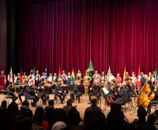 Piana participa da abertura do 63º Festival Folclórico de Etnias, que reúne 2 mil artistas