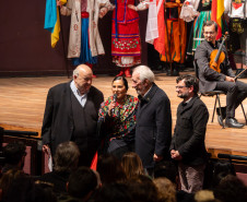 Piana participa da abertura do 63º Festival Folclórico de Etnias, que reúne 2 mil artistas