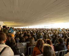 Orquestra Sinfônica leva 1.800 pessoas ao vão-livre do MON para celebrar a obra de Mozart