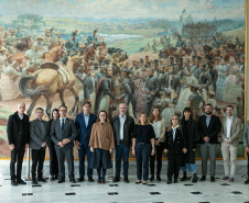 Encontro no Petit comité com representantes do Museu Pompidou (França).