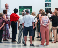 Programa Arte para Maiores terá visita mediada e oficina inspiradas na mostra Teia à Toa