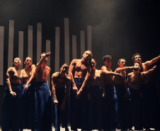 Balé Teatro Guaíra lota apresentações em Jacarezinho e emociona público do 20º EnCena