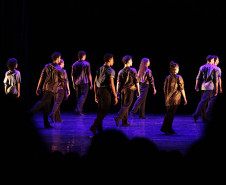 Centro Cultural Teatro Guaíra - Auditório Salvador de Ferrante (Guairinha) - Em Curitiba, as noites também serão compartilhadas com a apresentação de “V.I.C.A.”, oreografia de Lili de Grammont.