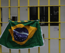 Museu da Imagem e do Som (MIS-PR) - Visita Guiada – "Desse Lado do Muro" (Projeto Cárcere) A visita explora a antiga central de custódia da Rua Barão do Rio Branco, no centro de Curitiba, recentemente anexada ao MIS-PR.