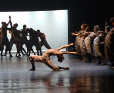 Turnê do Balé Teatro Guaíra leva dança contemporânea a Arapongas e Jacarezinho
