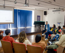 Rodada de conversa da equipe do museu com a sociedade, em Foz do Iguaçu.