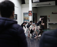 Escola de Dança Teatro Guaíra promove aulas especiais com os pais dos alunos