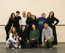 Consciência corporal: curso gratuito do Teatro Guaíra estreia com imersão teórica e prática