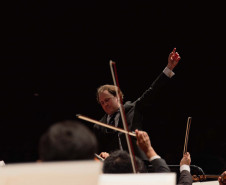 Concerto da Orquestra Sinfônica do Paraná (OSP) em homenagem ao compositor Sergei Prokofiev. Sob a regência do maestro convidado Christian Vásquez, e com participação do solista Guido Sant’Anna, o programa reuniu duas das mais importantes obras do século 20: o Concerto nº 2 para Violino e a Sinfonia nº 5 em Si bemol maior