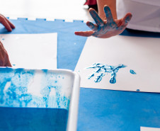 Museu Oscar Niemeyer (MON) - Oficina | Padrões com objetos cotidianos – Tendo como inspiração as obras presentes na exposição “Veemente”, do artista Gabriel de La Mora, o Setor Educativo do MON convida os participantes a criarem padrões com objetos cotidianos e, ao final, fazer colagens e desenhos.