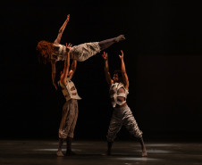Turnê do Balé Teatro Guaíra leva dança contemporânea a Arapongas e Jacarezinho