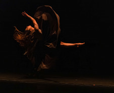 Turnê do Balé Teatro Guaíra leva dança contemporânea a Arapongas e Jacarezinho