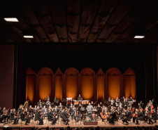 Orquestra Sinfônica do Paraná traz obras de Manuel de Falla e Piotr Tchaikovsky ao palco do Guairão neste domingo (24) 