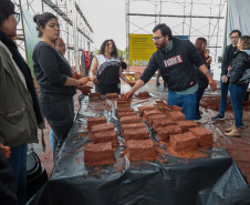 Futuros arquitetos conhecem as técnicas que serão usadas na construção do Pompidou Paraná