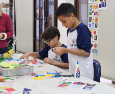 Centro Juvenil de Artes Plásticas oferece semanalmente vivência artística às escolas