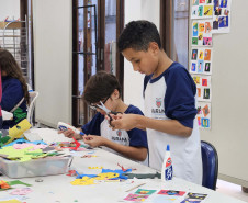 Centro Juvenil de Artes Plásticas oferece semanalmente vivência artística às escolas