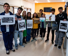 “Calderari: amar, além do mar” une trajetória do artista paranaense às criações de jovens talentos