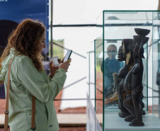 Comunidade de Foz participa de encontro com equipe do Centre Pompidou Paraná para debater novo museu