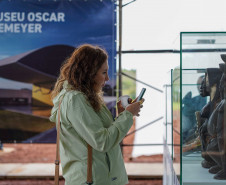 Comunidade de Foz participa de encontro com equipe do Centre Pompidou Paraná para debater novo museu