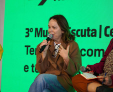Comunidade de Foz participa de encontro com equipe do Centre Pompidou Paraná para debater novo museu