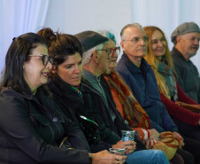 Comunidade de Foz participa de encontro com equipe do Centre Pompidou Paraná para debater novo museu