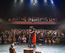Centro Cultural Teatro Guaíra - Auditório Salvador de Ferrante (Guairinha) Concerto Em Ri Maior — A Cia dos Palhaços comemora duas décadas de trajetória com a comédia musical “Concerto em Ri Maior”, um espetáculo que se destaca em seu repertório, unindo dança, improvisação e palhaçaria.