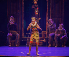 Teatro Municipal Sefrin Filho — Cascavel -  GAG — G2 Cia de Dança — O Centro Cultural Teatro Guaíra leva a Cascavel o espetáculo “GAG – Uma livre adaptação de Heinrich Von Kleist sobre o Teatro de Marionetes”, da G2 Cia. de Dança do Teatro Guaíra. A apresentação acontece no próximo sábado (20), às 20h, no Teatro Municipal Sefrin Filho, encerrando o 35.º Festival de Dança de Cascavel,