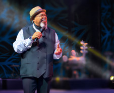Centro Cultural Teatro Guaíra -Auditório Bento Munhoz da Rocha Neto (Guairão) -  Jorge Aragão: 50 anos de Poesia — O projeto “Jorge Aragão: 50 anos de Poesia” chega a Curitiba no dia 23 de setembro, às 20h, no Auditório Bento Munhoz da Rocha Neto (Guairão),