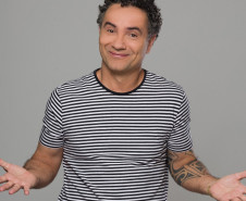 Centro Cultural Teatro Guaíra - Auditório Bento Munhoz da Rocha Neto (Guairão) -  Marco Luque – Um dos grandes nomes da comédia nacional, Marco Luque está de volta aos palcos com o espetáculo “É Disso que Eu Tô Falando”, que reúne alguns de seus personagens mais icônicos em uma nova e divertida narrativa.